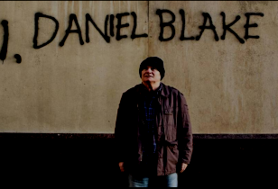 Daniel Blake in front of the job center